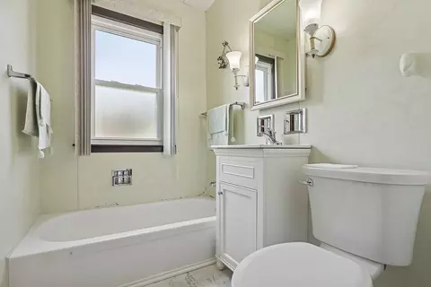 Bath - 3104 Sangamon St, Steger, IL 60475 photo 1 of 1