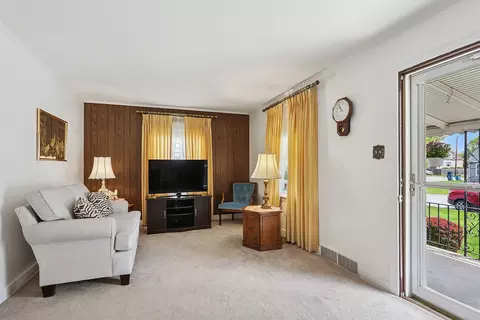Living - 3104 Sangamon St, Steger, IL 60475 photo 1 of 2