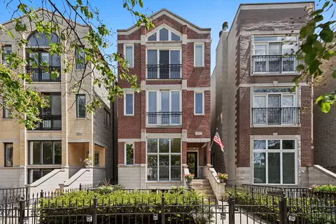 3037 N Racine Ave #1, Chicago, IL 60657