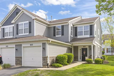 937 Genesee Dr, Naperville, IL 60563