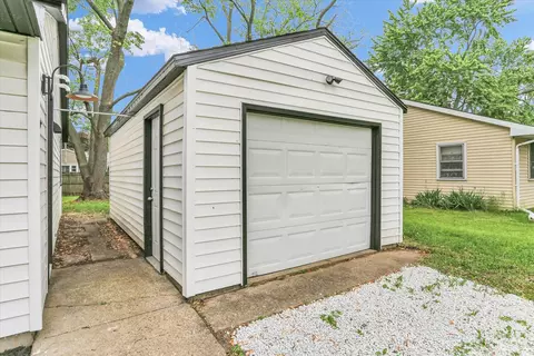 1309 Hedge Rd, Champaign, IL 61821 photo 17