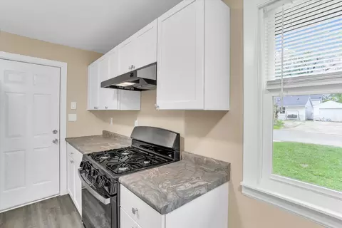 1309 Hedge Rd, Champaign, IL 61821 photo 9