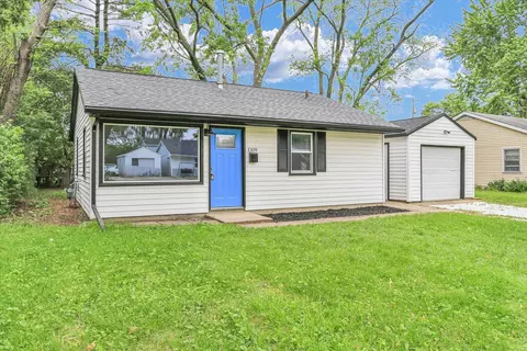 1309 Hedge Rd, Champaign, IL 61821 photo 2
