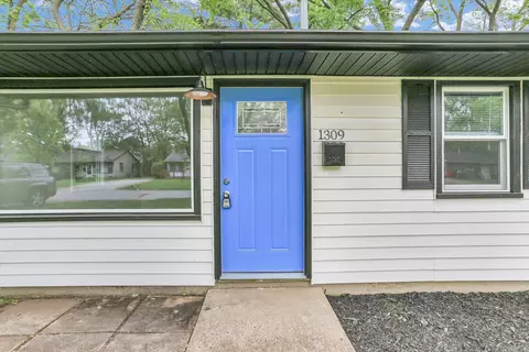 1309 Hedge Rd, Champaign, IL 61821 photo 3
