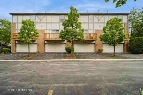 1098 N Claremont Dr #1, Palatine, IL 60074