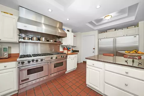 Kitchen - 232 E Walton Pl #3W, Chicago, IL 60611 photo 1 of 2