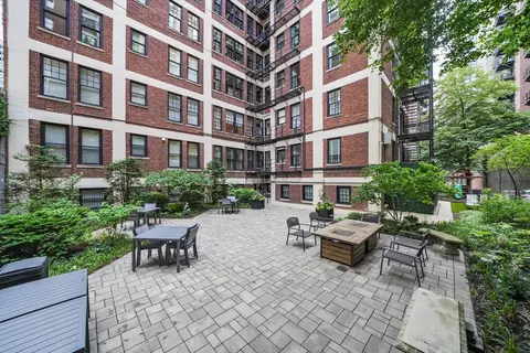 Exterior - 232 E Walton Pl #3W, Chicago, IL 60611 photo 3 of 6