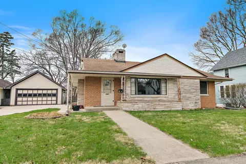 807 S Main St, Belvidere, IL 61008