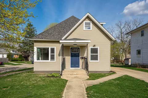 249 N Foley Ave, Freeport, IL 61032