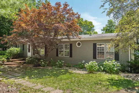 38 Magnolia Dr, Putnam, IL 61560