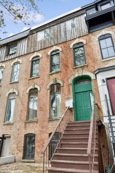 2424 N Seminary Ave, Chicago, IL 60614