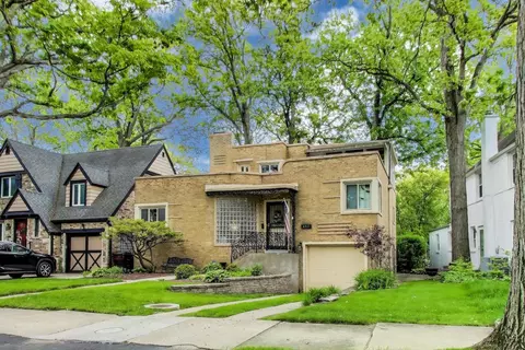 6911 N Wildwood Ave, Chicago, IL 60646