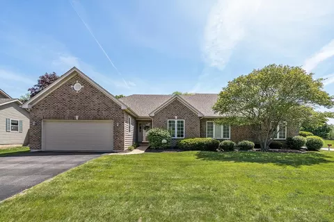 1692 Walsh Dr, Yorkville, IL 60560