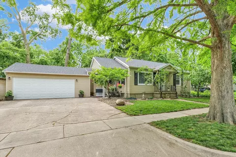 505 S Maple St, Urbana, IL 61801