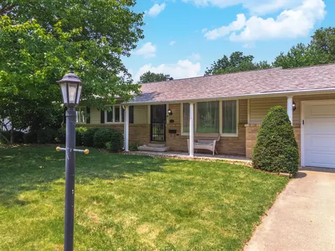 Exterior - 504 Delmar Ln, Bloomington, IL 61701 photo 9 of 11
