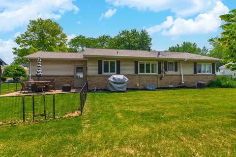 Exterior - 504 Delmar Ln, Bloomington, IL 61701 photo 8 of 11