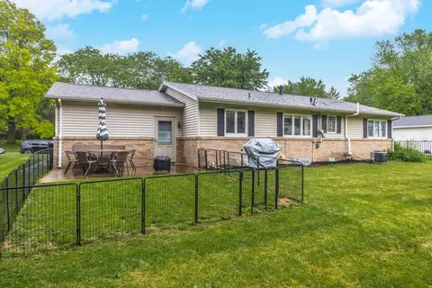 Exterior - 504 Delmar Ln, Bloomington, IL 61701 photo 3 of 11