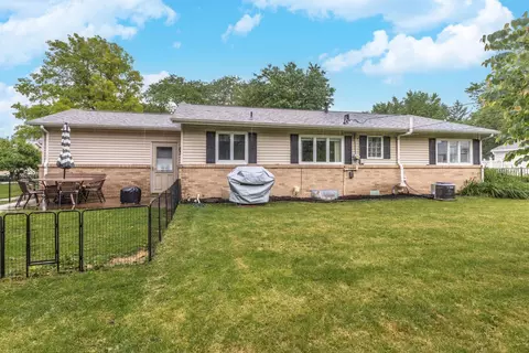Exterior - 504 Delmar Ln, Bloomington, IL 61701 photo 6 of 11
