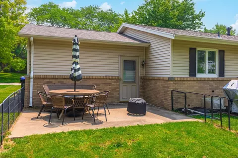Exterior - 504 Delmar Ln, Bloomington, IL 61701 photo 4 of 11