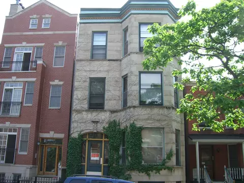 3751 N Clifton Ave, Chicago, IL 60613