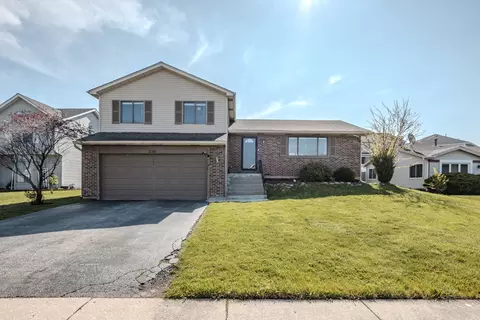 230 Homewood Dr, Bolingbrook, IL 60440