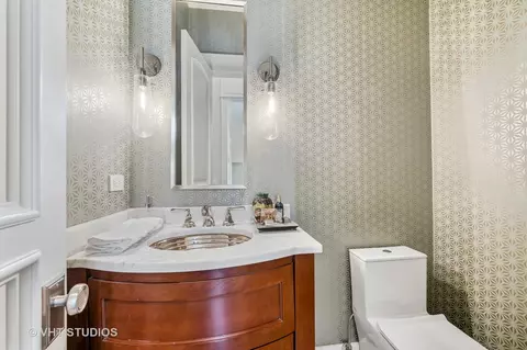 Bath - 509 Washington Ave, Glencoe, IL 60022 photo 8 of 9
