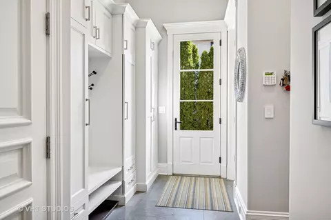 Entry Way - 509 Washington Ave, Glencoe, IL 60022 photo 7 of 7