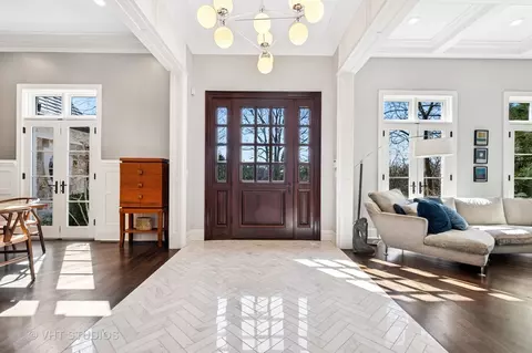 Entry Way - 509 Washington Ave, Glencoe, IL 60022 photo 2 of 7
