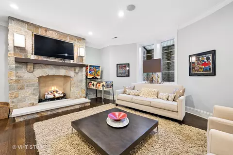 Living - 509 Washington Ave, Glencoe, IL 60022 photo 5 of 5
