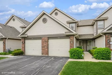 1788 Nature Ct, Schaumburg, IL 60193
