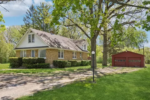 1961 Buckley Rd, Libertyville, IL 60048