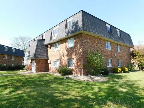 17242 71st Ct #4, Tinley Park, IL 60477