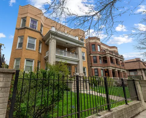 908 W Lakeside Pl #3W, Chicago, IL 60640