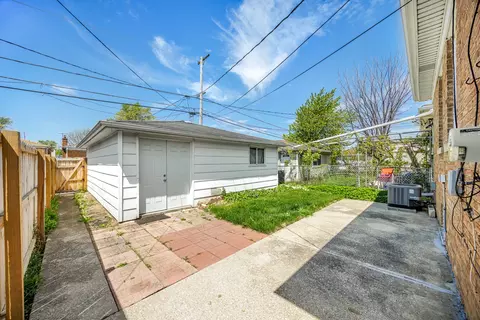Exterior - 7744 Major Ave, Burbank, IL 60459 photo 1 of 2