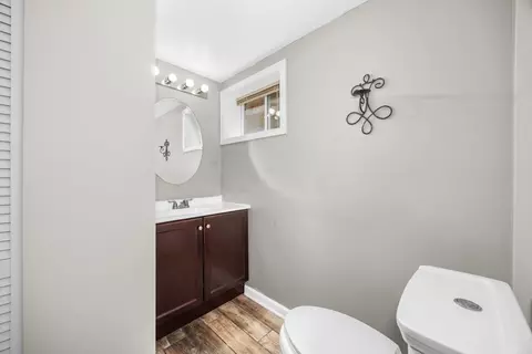 Bath - 7744 Major Ave, Burbank, IL 60459 photo 2 of 3