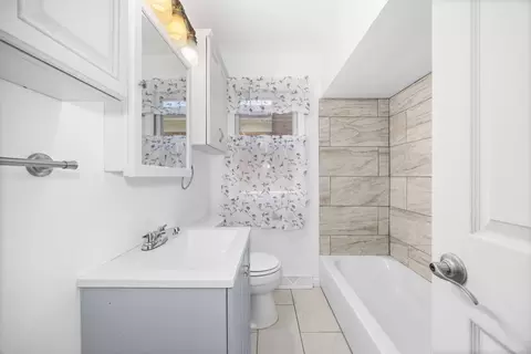 Bath - 7744 Major Ave, Burbank, IL 60459 photo 1 of 3