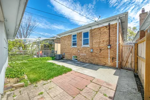 Exterior - 7744 Major Ave, Burbank, IL 60459 photo 2 of 2