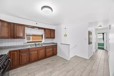 Entry Way - 7744 Major Ave, Burbank, IL 60459 photo 1 of 2