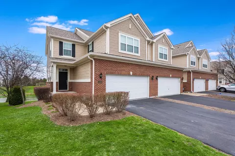 2899 Church Rd, Aurora, IL 60502