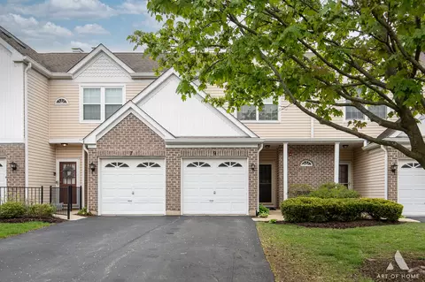 9 Arboretum Dr, Lombard, IL 60148