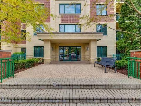5 W Central Rd #512, Mount Prospect, IL 60056