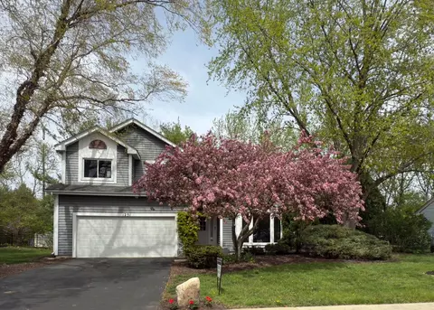 1251 Schiedler Dr, Batavia, IL 60510