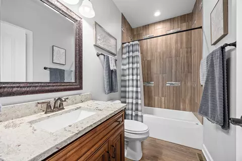 Bath - 1005 Casey Dr, Minooka, IL 60447 photo 1 of 4