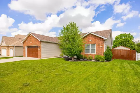 Exterior - 1005 Casey Dr, Minooka, IL 60447 photo 2 of 10