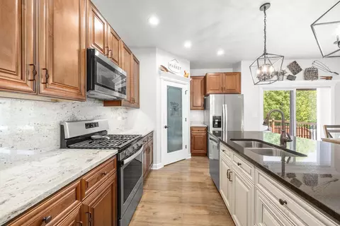 Kitchen - 1005 Casey Dr, Minooka, IL 60447 photo 2 of 5