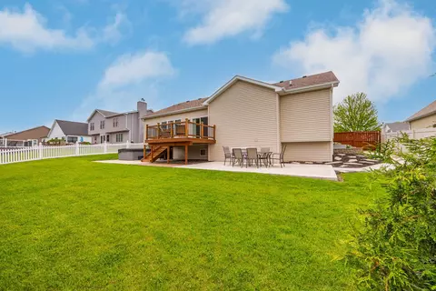 Exterior - 1005 Casey Dr, Minooka, IL 60447 photo 9 of 10
