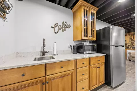 Kitchen - 1005 Casey Dr, Minooka, IL 60447 photo 5 of 5