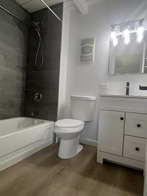 126 Cora Ave #E, Fox Lake, IL 60020 photo 9