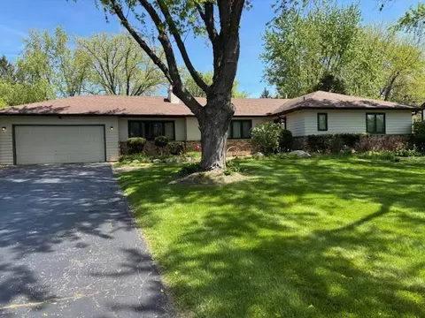 1273 Greenacre Ln, Elgin, IL 60123