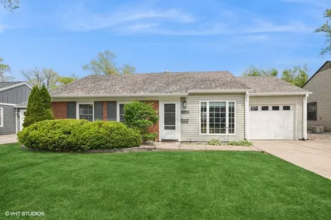 10228 Hawthorne Dr, Orland Park, IL 60462